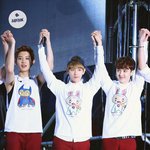 [EXO] 거머리 무대에 <b>엑소</b> 나옴 