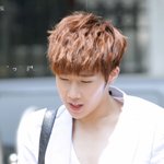 <b>햇빛</b>에 눈이부신 男아이돌 모습