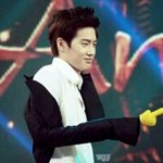[EXO] 그 손 <b>주인</b>은