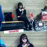 [exo] <b>박찬열</b> 똑같이 이쁘네