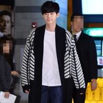 순전히 이종석이라서 소화한 니트 <b>아우</b>터