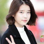 화장기 없이 <b>수수</b>한 아이유 출근 사진