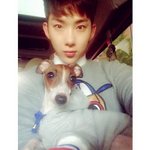 턱선이 완전 갸름한 조권