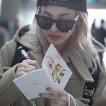 10년만에 떡볶이 코트 입었다는 산다라박ㅋㅋ