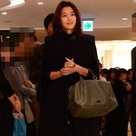 귀티 나는 전지현의 <b>케이프</b> 코트핏