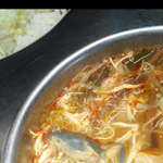 [이것좀봐줘] 학교급식에 개구리나왓어요;;;