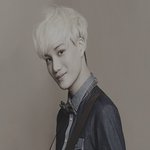 카이 이사진들 <b>원본</b>잇으신분ㄴ?