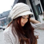 <b>모자</b> 쓴 여자
