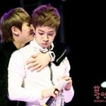 부러운 아이돌의 무대위 <b>애정</b> 표현들
