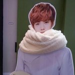 [exo] 어떤사람이 <b>루한</b>이 목도리감겨줌..ㅠㅠ