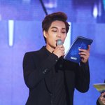 [exo] 자기전에 <b>멜론</b><b>뮤직</b>어워드사진뿌리고감  (2)