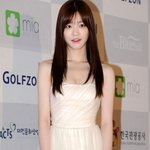 무슨 피부에 <b>형광</b>칩 있는 것 같은 이유비