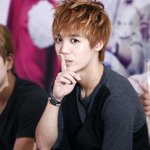 느낌있는 男아이돌의 쉿 <b>포즈</b>