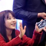 팬사인회에서 <b>손인사</b> 해주는 아이돌들