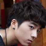 요즘 유행하는 <b>남자패션</b> 그렇담 나는 헤어스타일