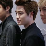 [EXO] 디오 흑발 존나 촌시러죽겠다