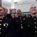 솔까말 가장 멋진<b>예복</b>은 미해병대 <b>예복</b>이지