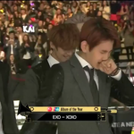 [exo] 백현이 상 <b>호명</b>되고 받으러오는데 눈물참는거ㅠ