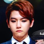 [exo] <b>백현</b>이 눈물 안흘릴려고 닦더라ㅠㅠ