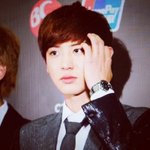 [exo] 찬열이<b>답지</b> 않게 갑자기 왜이럼?