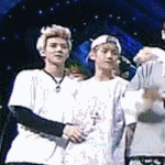 [비상대피소] 세니가 백현이 <b>뱃살</b> 만짐ㅋㅋㅋㅋㅋㅋ