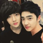 [EXO] 엑소는 <b>서로</b> 아끼고 진짜 사랑하는 듯