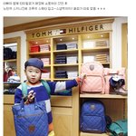 아빠랑 생일맞이 쇼핑중인 <b>윤후</b>- 요즘 쑥쑥 크는 중!