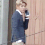 [EXO] 이렇게 폰 드는<b>사람</b> <b>처음</b> 보네