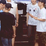 [EXO] 앙증맞게 종대가슴치는 백현이