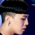 <b>gd</b>의 뛰어난 악세사리 소화력.jpg