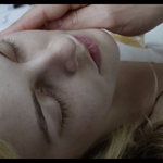 [댓글부탁] 남자가 여자 얼굴과 입술을 만지는 이유가 무엇인가요...