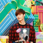 의외로 어깨 짱 넓은 이종석