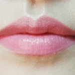 겨울에 립스틱+<b>립밤</b> 불편하신 분들, 촉촉한 립스틱 써보세요~ ㅎ