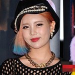 완전 특이한 머리만 보여주는 최근 <b>큐리</b>