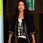 <b>락</b><b>시크</b>룩 입은 한지민