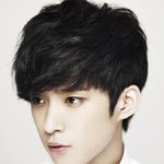 이사람 누군지 아는분?