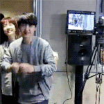 [EXO] 경수 어깨