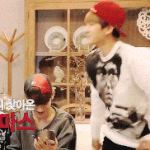 [EXO] 멤버들<b>이백현</b>이쳐다보는거밬ㅋㅋㅋ
