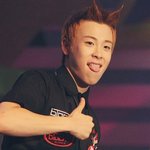 아이돌의 웃긴 더듬이 헤어 스타일