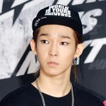 [EXO] 위너 보정한<b>기사</b><b>사진</b> <b>vs</b> 첸<b>기사</b><b>사진</b>