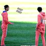 [카이] 종인이 <b>맨발</b> ㅋㅋㅋㅋㅋㅋㅋㅋ