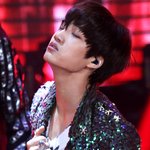 [카이] 종인이 <b>턱</b><b>선</b>......?