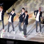 [시우민] 민석이 춤선 정말 이쁘지 않아?