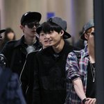 [카이] 종인이가 <b>착용</b>한 이어폰 가격ㄷㄷ
