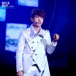 [백현] 백현이덕후<b>대량</b>생산한날이머리해줫음좋겠다