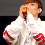 [CHEN] <b>이</b>십대남자가 <b>물</b>마시는 모습