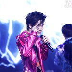 [카이] 김종인왜 <b>핫핑크</b>도잘어울려요?