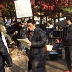 이범수 총리와 나 촬영장에서 <b>대본</b>에 몰입중!