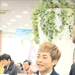 [시우민] 오구오구 <b>울애기</b> 뭐 사줄까?