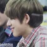 유난히 큰코를 가진 男아이돌 멤버.<b>jpg</b>